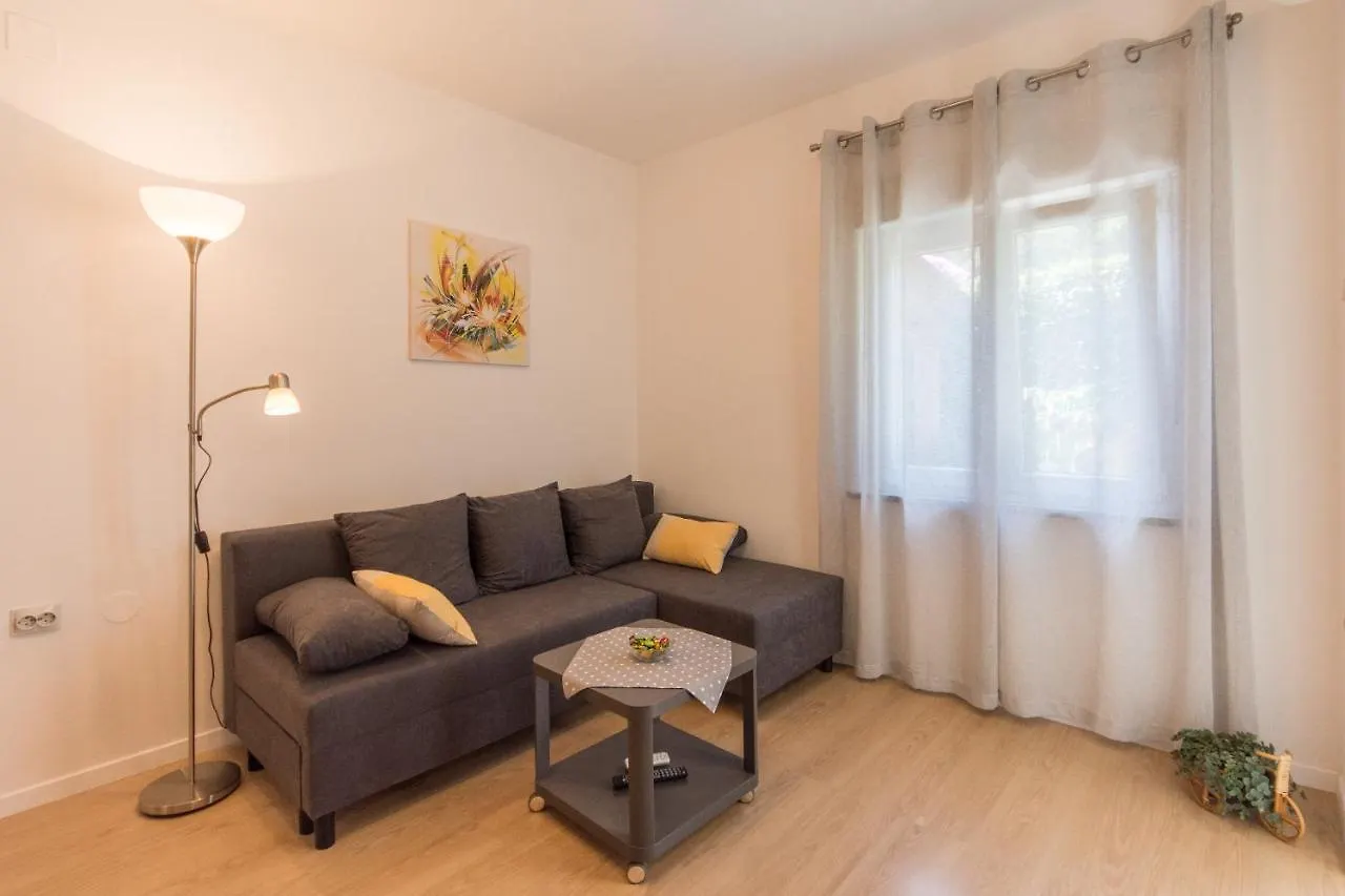 Piccola Pineta Apartment Pula