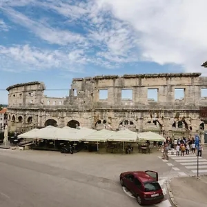 Apartment Anni, Pula