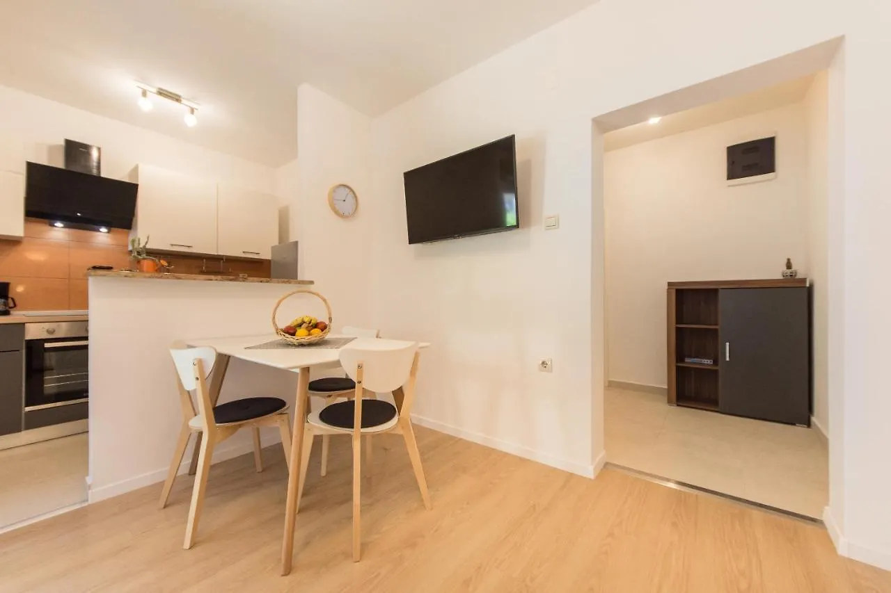 Piccola Pineta Apartment Pula