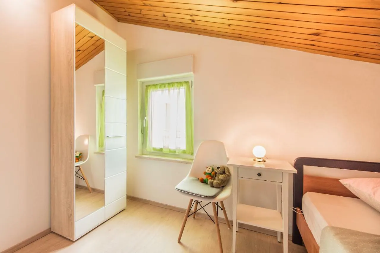 Piccola Pineta Apartment Pula 0*,